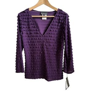 NWT Frank Lyman Ruffle Blouse Y2K-Inspired Top Women's Size 12 Deep V-Neck